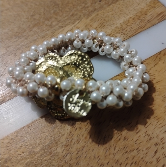 Pearl & Flower Necklace with Hair Accessory Costume Jewelry in White Black Gold - Picture 11 of 14